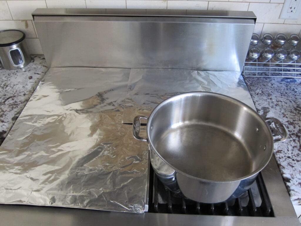 Aluminum Foil Stove Protector - Top 10 Kitchen Hacks