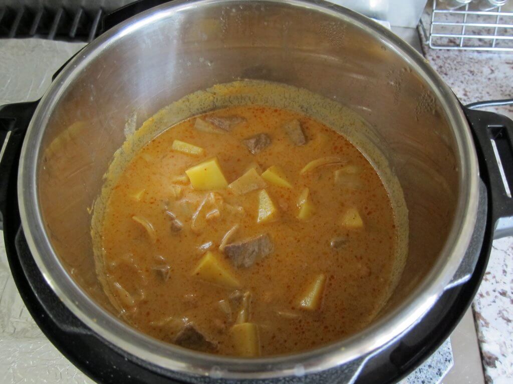 Instant pot sales beef massaman curry